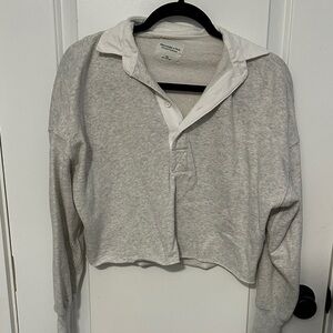 Abercrombie & Fitch Gray and White Sweatshirt